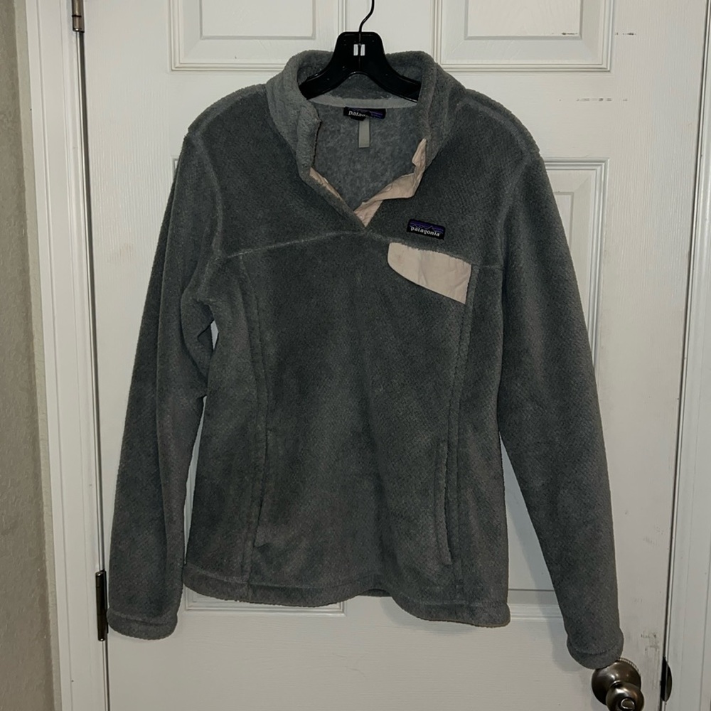 Grey Patagonia snap pullover